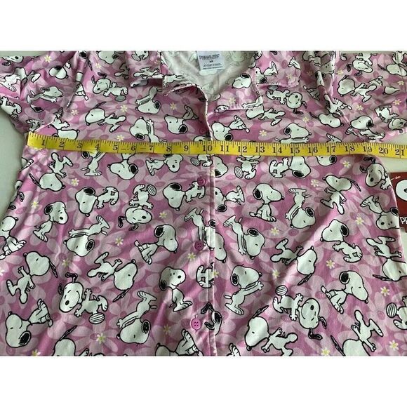 Peanuts SNOOPY Pink Women’s Sz M Pajama PJ Set Pants Short Sleeve Soft Daisies - Picture 4 of 8